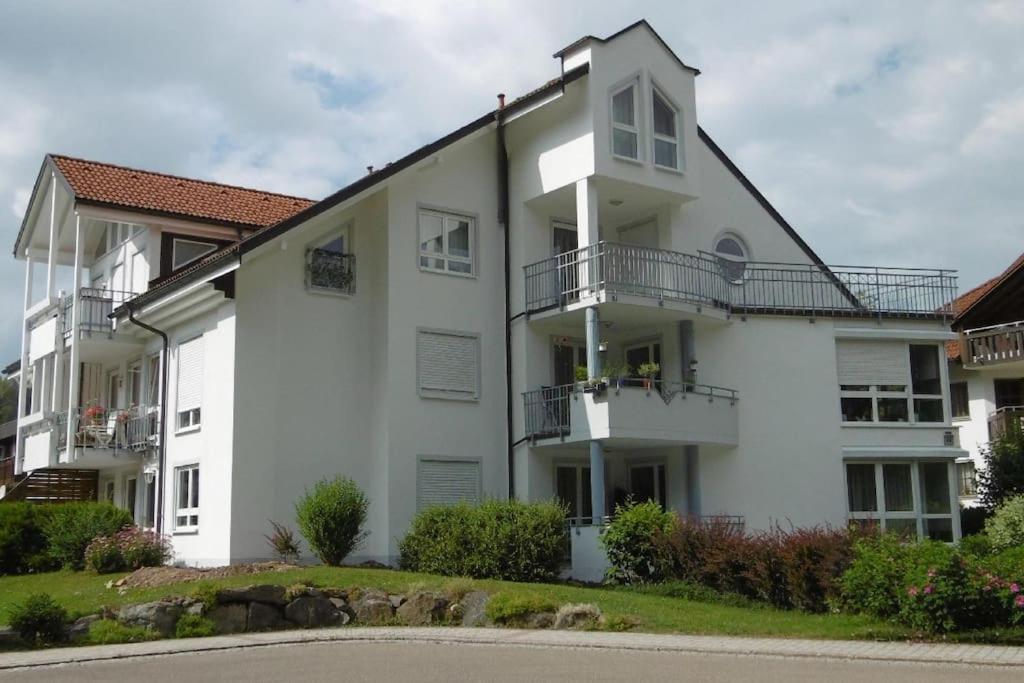Sieben Tannen Titisee + Hochschwarzwald Card Appartement Buitenkant foto